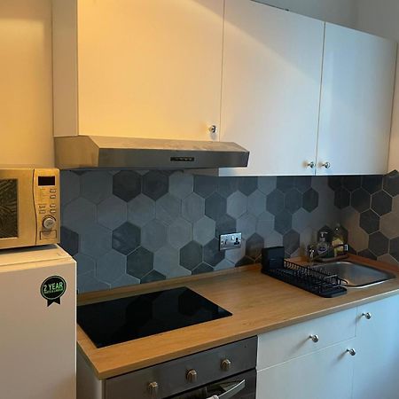 The Wee Studio Flat พาสเลย์ ภายนอก รูปภาพ