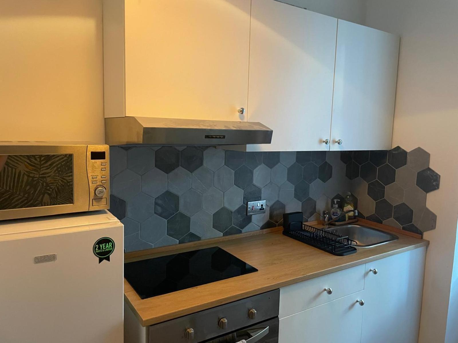 The Wee Studio Flat พาสเลย์ ภายนอก รูปภาพ